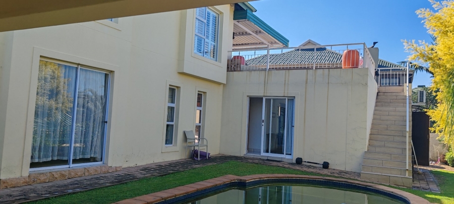 4 Bedroom Property for Sale in Caribbean Beach Club North West